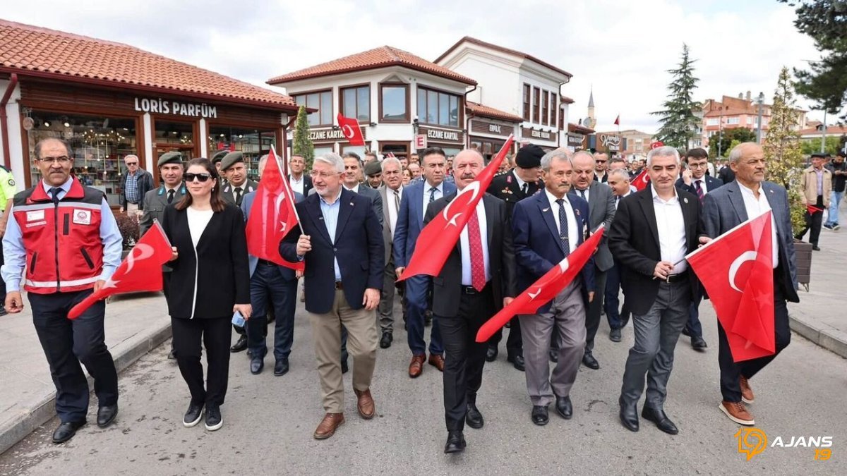 Gazi Mustafa Kemal'in Manevi Mirası Canlanıyor: Kahramanlar İçin Unutulmaz Bir Anma Yürüyüşü!