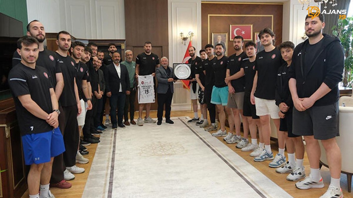 Çorum'da Basketbol Coşkusu: '12 Dev Adam'dan Başkan Aşgın'a Ziyaret ve Tam Destek Vurgusu