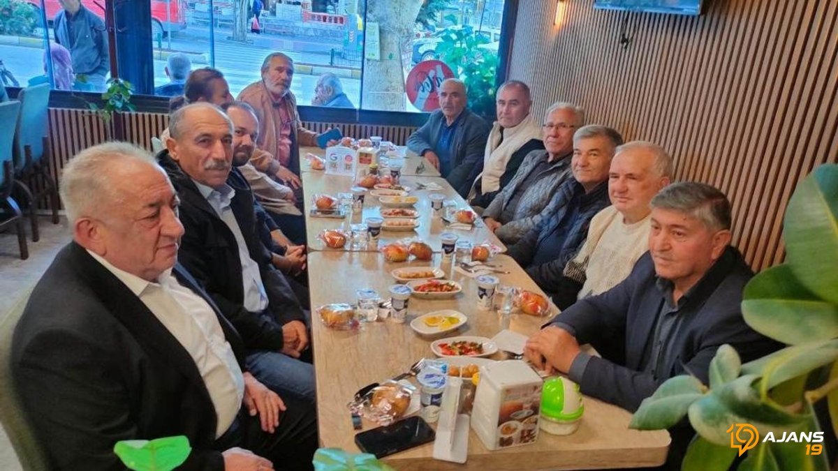 Emekli Öğretmen Hülya Aydemir Unutulmadı: Kırkı Çıktı, Gönüllerde Yaşıyor!