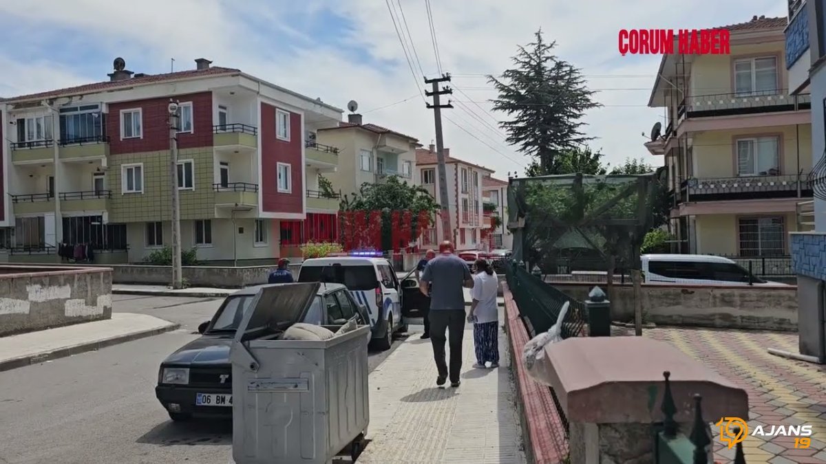Evde Dehşet! 19'luk Genç Kızdan Akılalmaz Hareket: Anne ve Babasını Bıçakla Rehin Aldı! Sebebi Ortaya Çıktı Mı?
