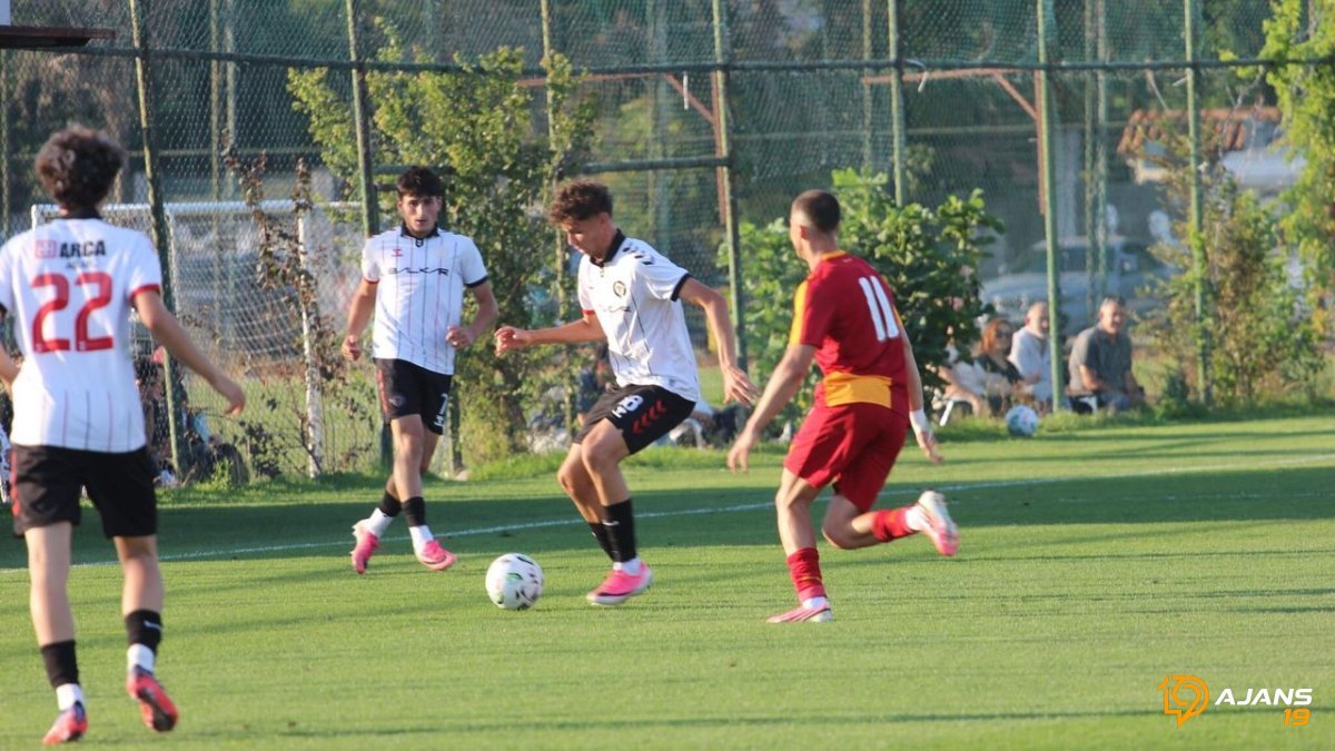 Genç Kırmızı-Siyahlılar Ligde Ağır Yara Aldı: Galatasaray Farkı Açtı, Arca Çorum FK U19 Puan Kaybetti