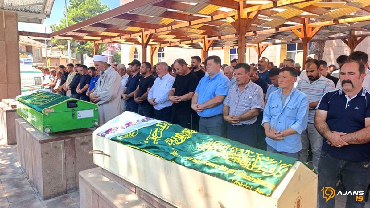 Trajedinin Ardından Yürek Dağlayan Veda: Astsubay Eşi ve Biricik Kızı Gözyaşlarıyla Toprağa Verildi!