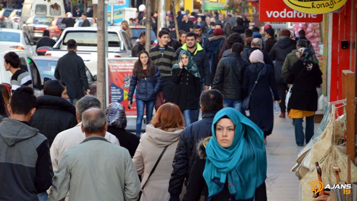 Çorum'da Siyasi Dengeler Sarsıldı: Eylül Ayı Son Anketi Partilerin Kaderini Ortaya Koydu! Kim Öne Geçti?