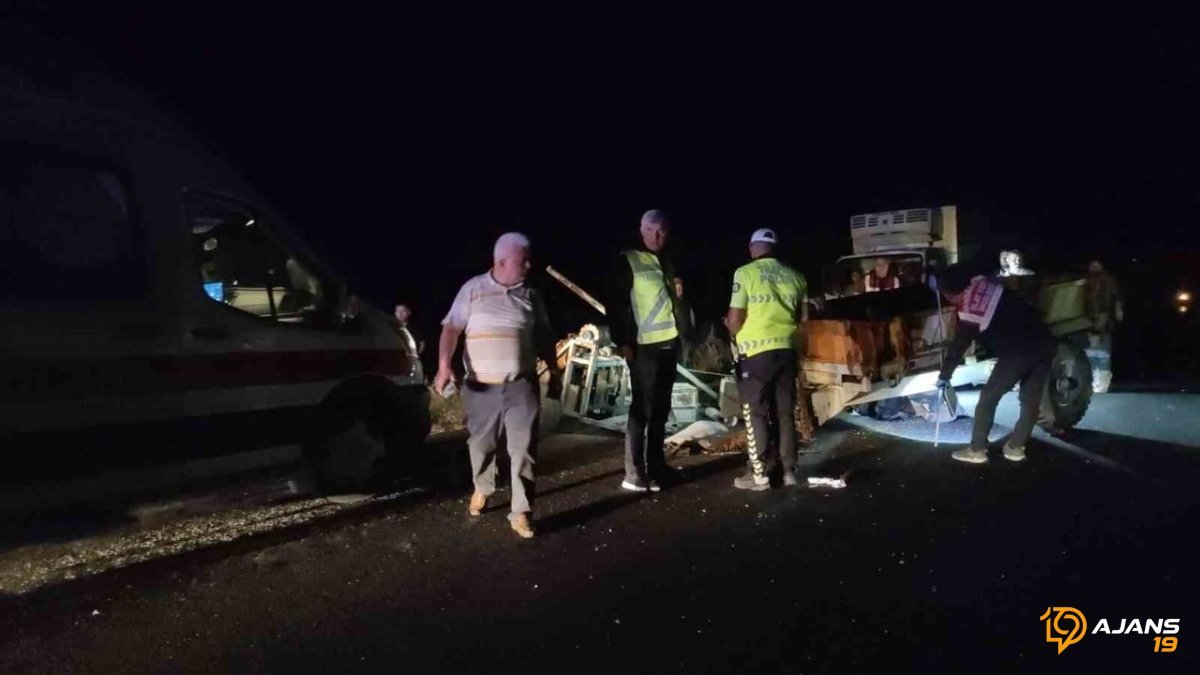 Çorum'da Kan Donduran Kaza: 1 Can Yitip Gitti, 2 Kişi Ağır Yaralandı!