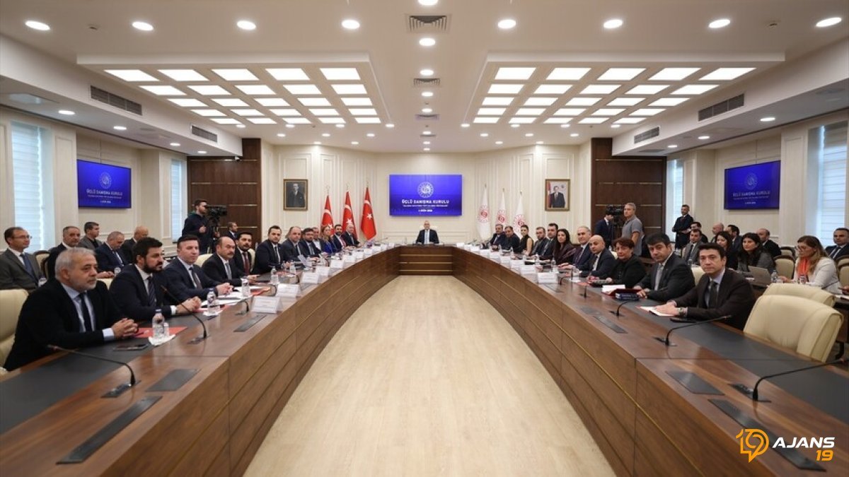 Çalışma Hayatına Devrim Niteliğinde Dokunuş: Esneklik Mi, Güvence Mi? Bakan Işıkhan Kilit Açıklamayı Yaptı!