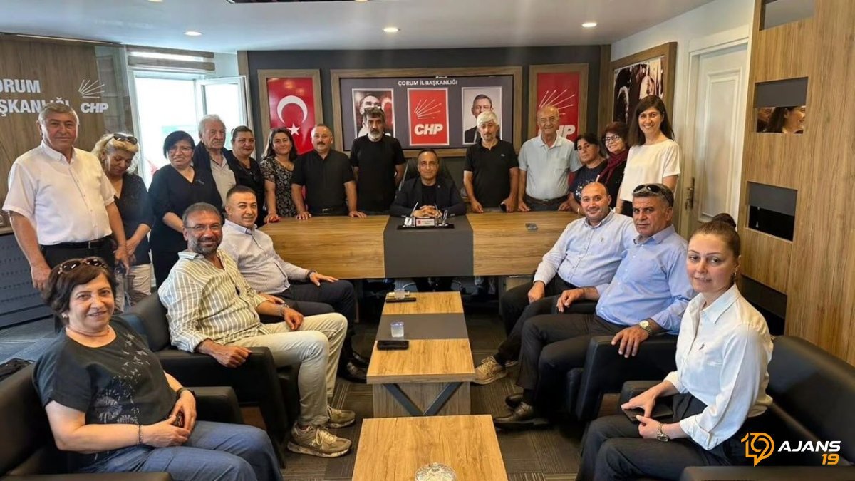 Tolga Sağ'dan CHP İl Başkanlığı'na Sürpriz Ziyaret: Siyaset Kulisinde Neler Konuşuldu?
