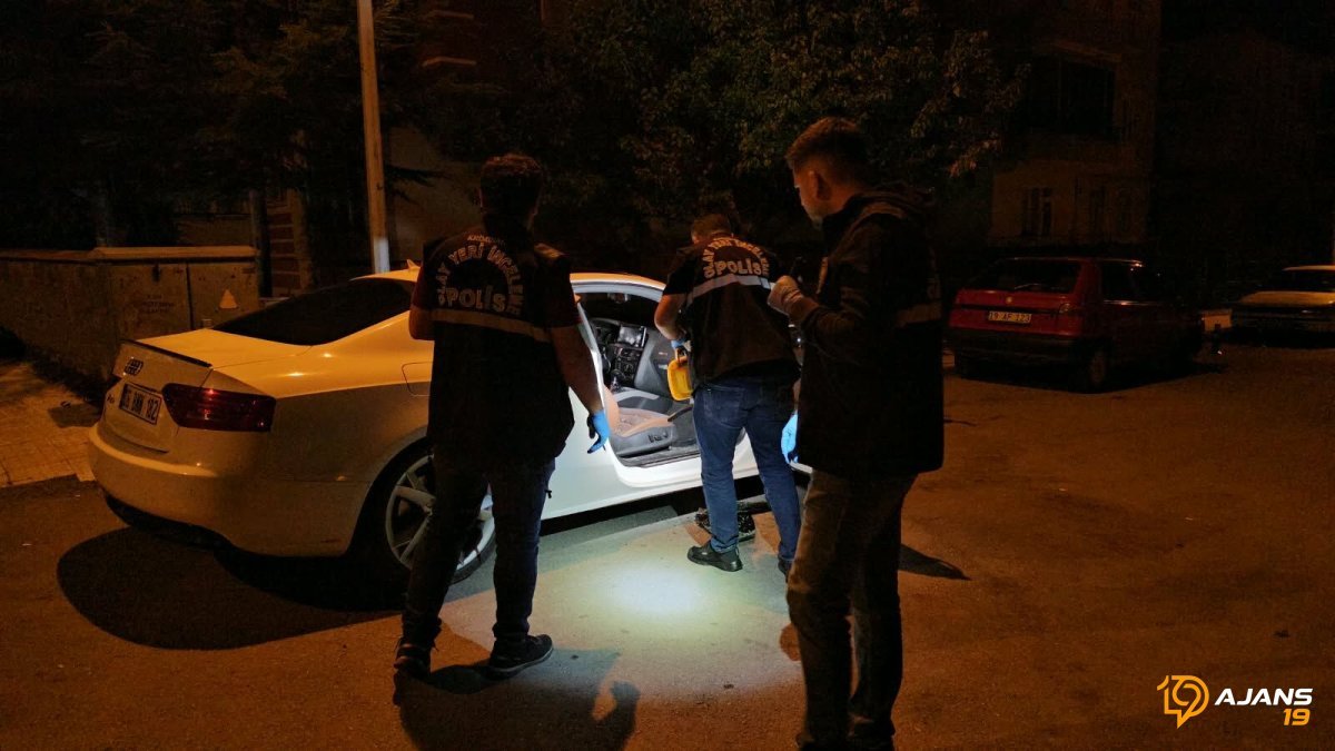 Çorum'da Kan Donduran Anlar: Park Halindeki Otomobile Motosikletlilerden Silahlı Saldırı!