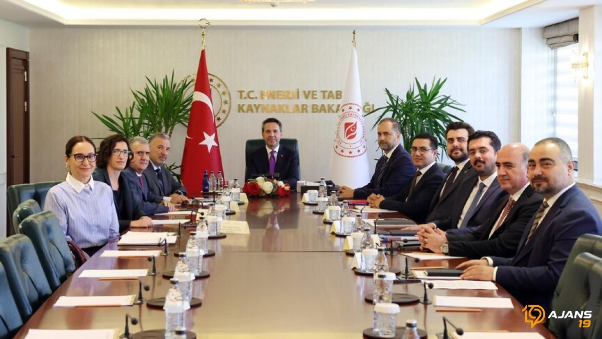 Türkiye'nin Enerji Geleceği Masada: Bakan Bayraktar ve Dünya Bankası Direktörü Kritik Zirvede Buluştu!