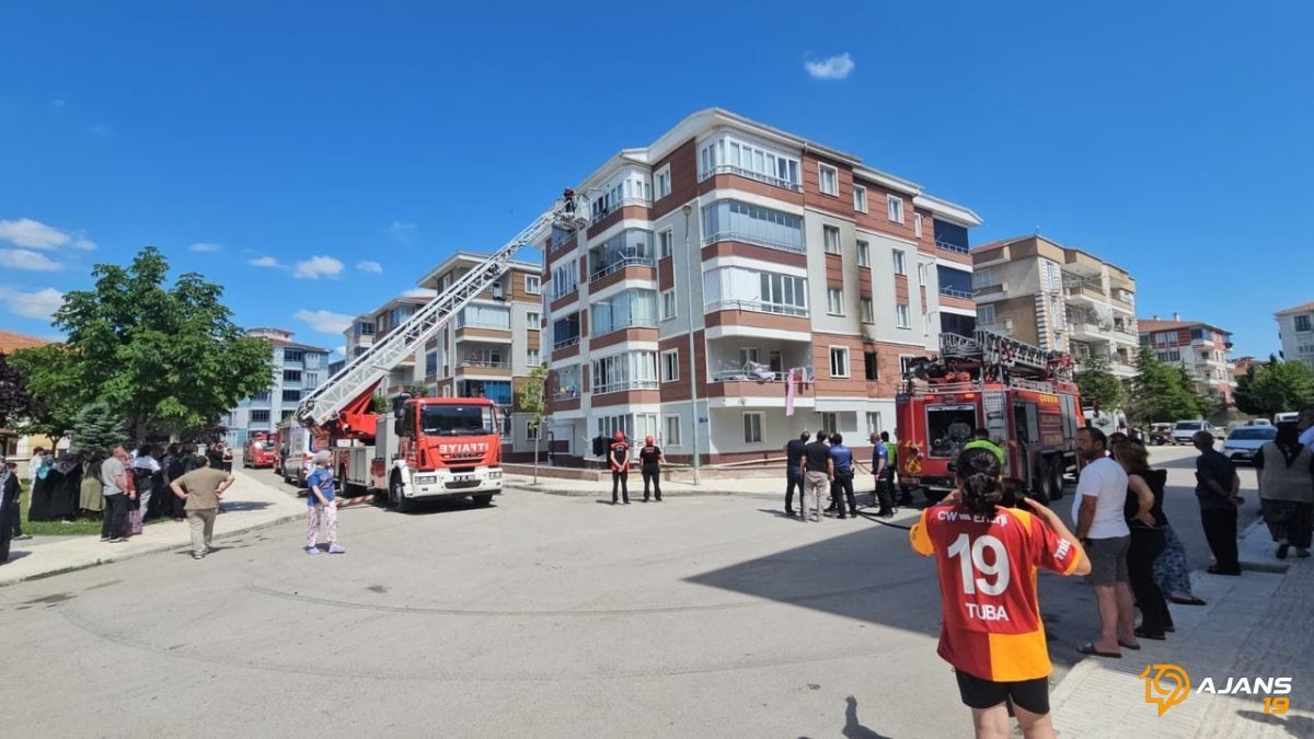 Çorum'da Nefes Kesen Yangın! Apartman Dairesinde Facia: 7 Kişi Dumanların Esiri Oldu, Hastaneye Kaldırıldılar!