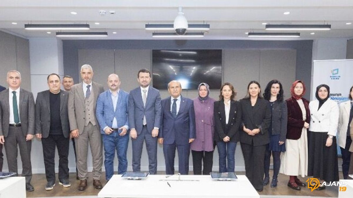 Gazetecilik Geleceğe Hazır mı? Dijital Dönüşüm Masada Şok Detaylar Ortaya Çıktı!