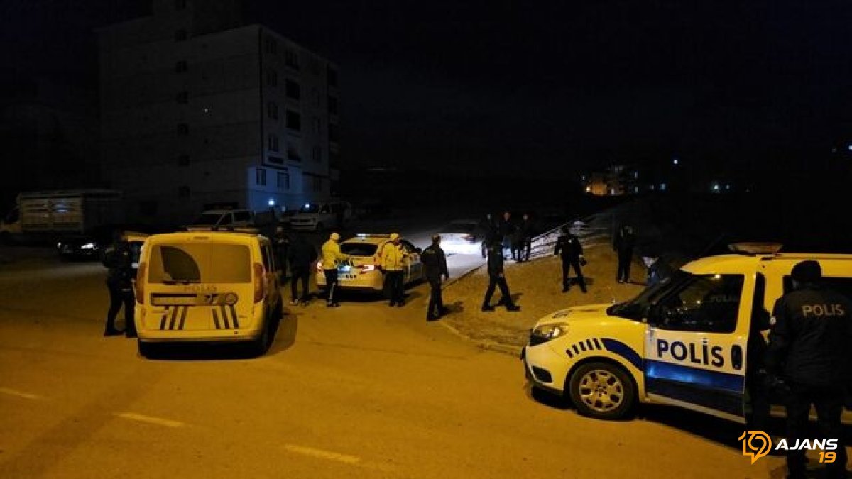 Çorum Sokaklarında Şok Operasyon: 3 Silah ve Gizemli Maddeler Polis Tarafından Kökleniyor!