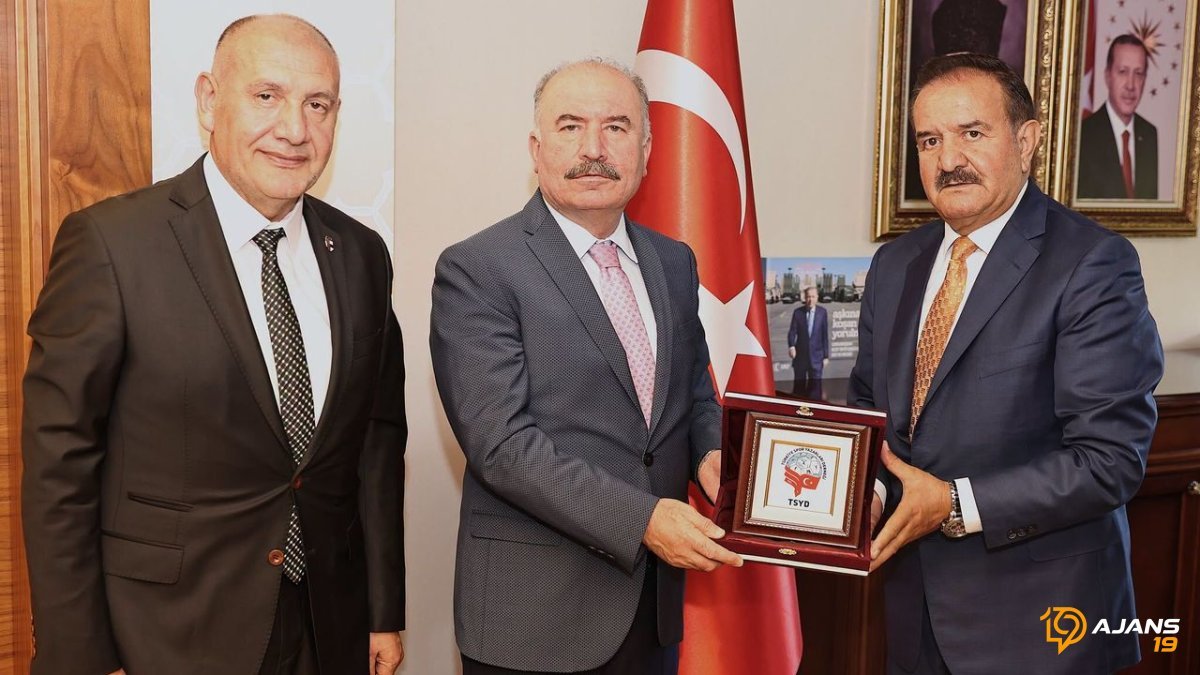 Çağlayan'dan Esrarengiz Ziyaret: Vali Çalgan ile Kapalı Kapılar Ardında Neler Konuşuldu?