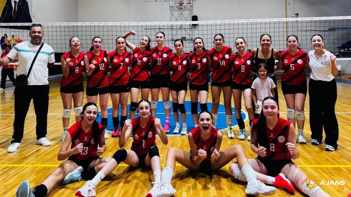 Voleybol Sahnesinde Tarihi Zafer: Çorum'dan Muhteşem Başlangıç, Nefes Kesen Maç Sonucu!