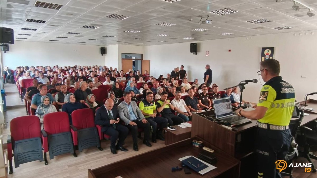 Çorum'da Trafik Güvenliği Seferberliği: Okul Servis Şoförlerine Kritik Eğitim!