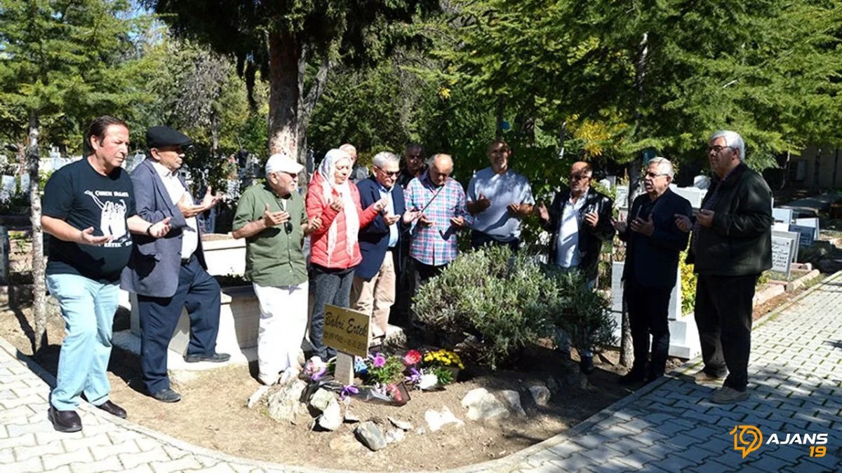 Unutulmaz Halk Oyunları Ustası Bahri Ertek Anılıyor: Vefatının 13. Yılında Mezarı Başında Duygusal Anlar