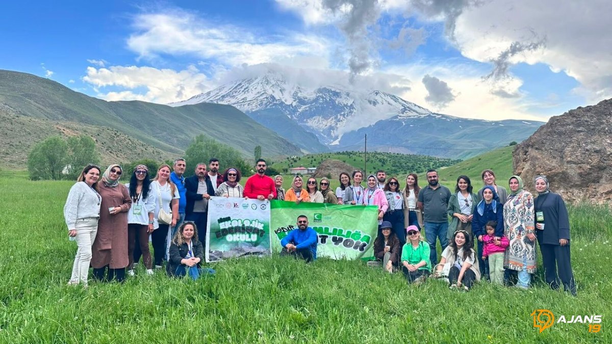 Öğretmenden Dev Proje: Doğa ve Bilgiyi Okula Taşıyor! Çorumlu Nevin Hoca'nın Farkı Şaşırtıyor!