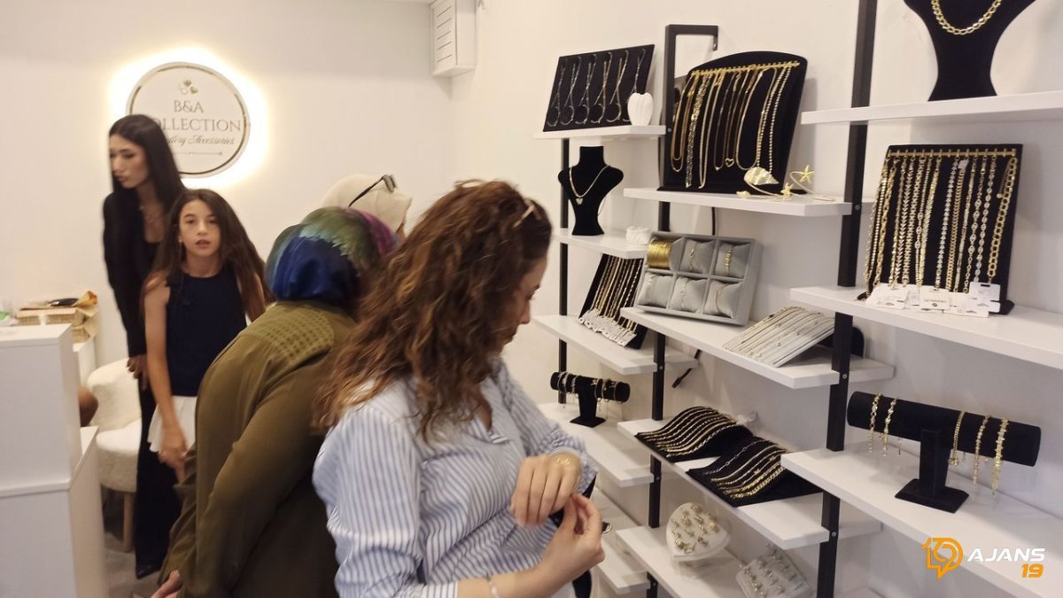 Çorum'da Parıltılı Açılış: Banu Aykaç'tan Göz Kamaştıran Koleksiyon!