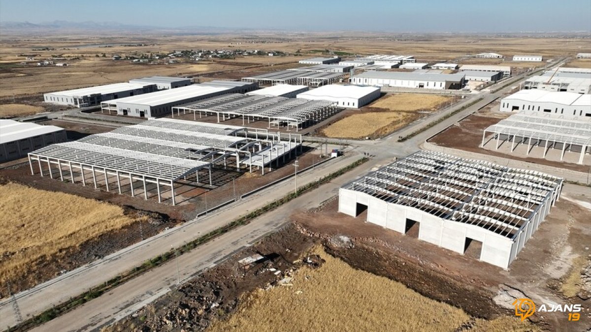 Diyarbakır'da Umut Yeşeriyor: Karacadağ OSB'de İlk Fabrikalar Vızıldamaya Başladı, Bölge Ekonomisi Nefes Alıyor!