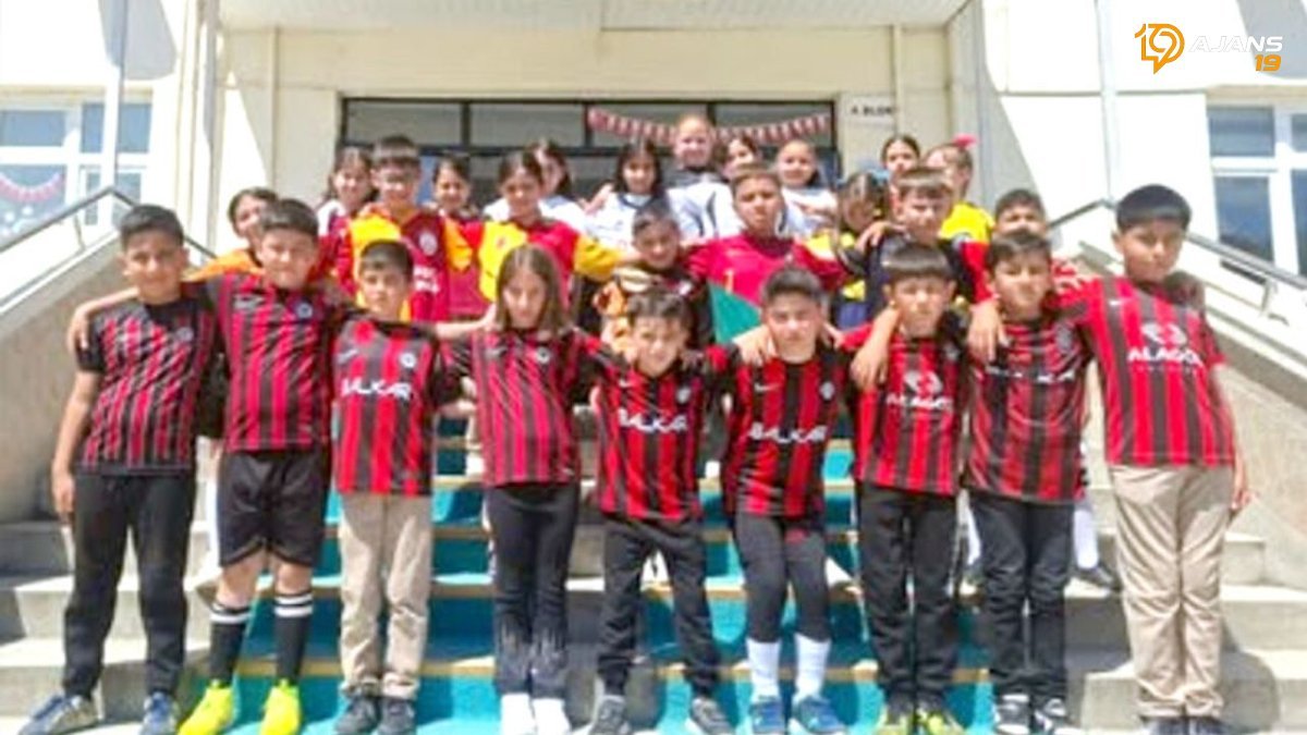 Çorum FK Rüzgarı Öğretmen Mukadder Akaydın İlkokulu'nu Sardı: Şehrin Takımına Tam Destek!