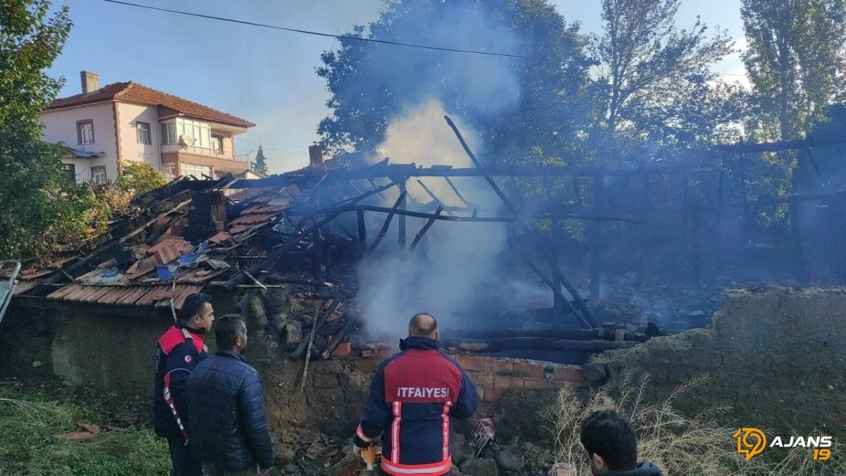 Sungurlu'da Dehşet Anları: Samanlık Küle Döndü, İşte İlk Görüntüler!
