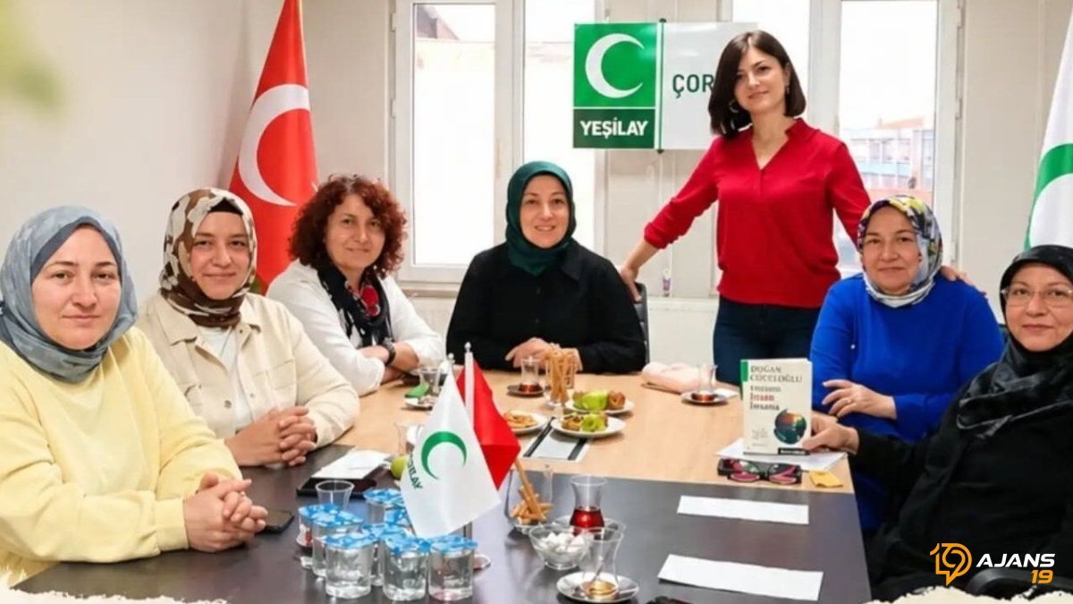 Doğan Cüceloğlu'nun Unutulmaz Mirası 'İnsan İnsana': Yeşilay'dan İlişkilerin Şifrelerini Çözen Eşsiz Analiz!