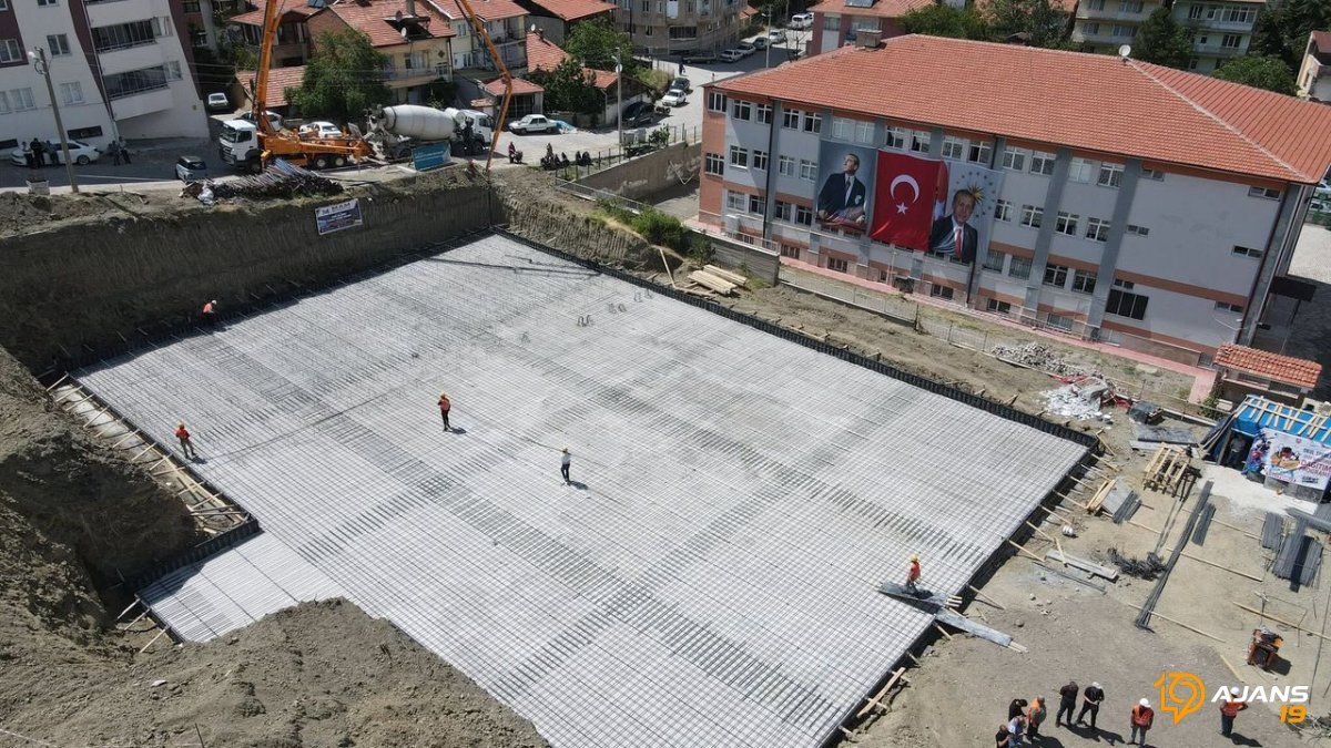 İskilip'e 60 Milyon Liralık Dev Yatırım! Yarı Olimpik Havuz Temeli Dualarla Atıldı, Mayıs'ta Açılıyor!