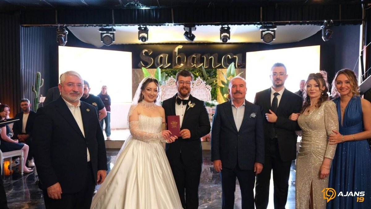 Çorum'da Göz Kamaştıran Düğün: Muhtar Kılcı'nın Oğlunun Mutluluğu Tüm Şehri Heyecanlandırdı!