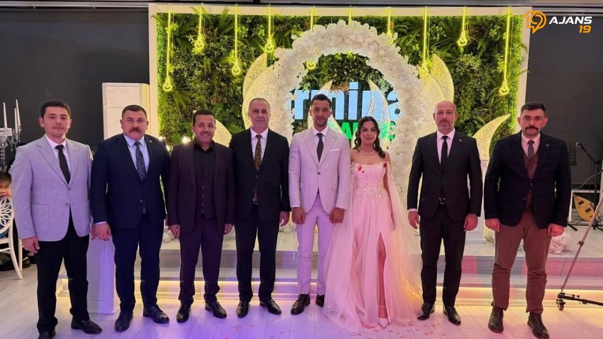 Evliliğe İlk Adım: Ayşenur ve Furkan Görkemli Bir Törenle Nişanlandı